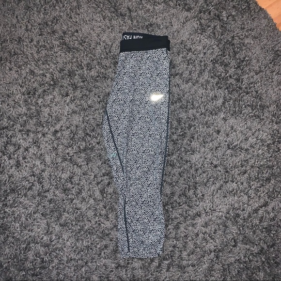 Women’s Nike Athletic Leggings - Picture 2 of 4